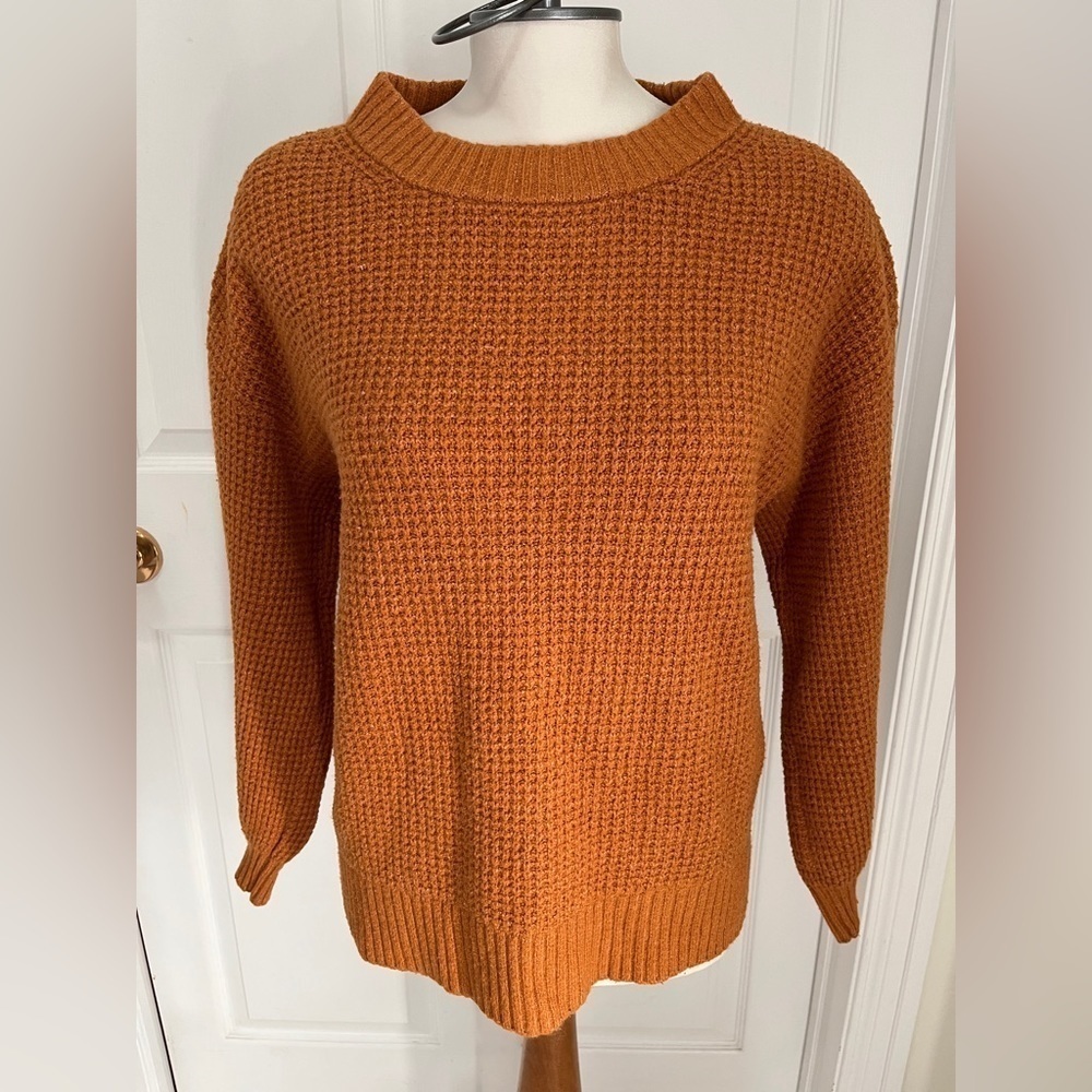 American Eagle Sweater burnt orange size ladies medium